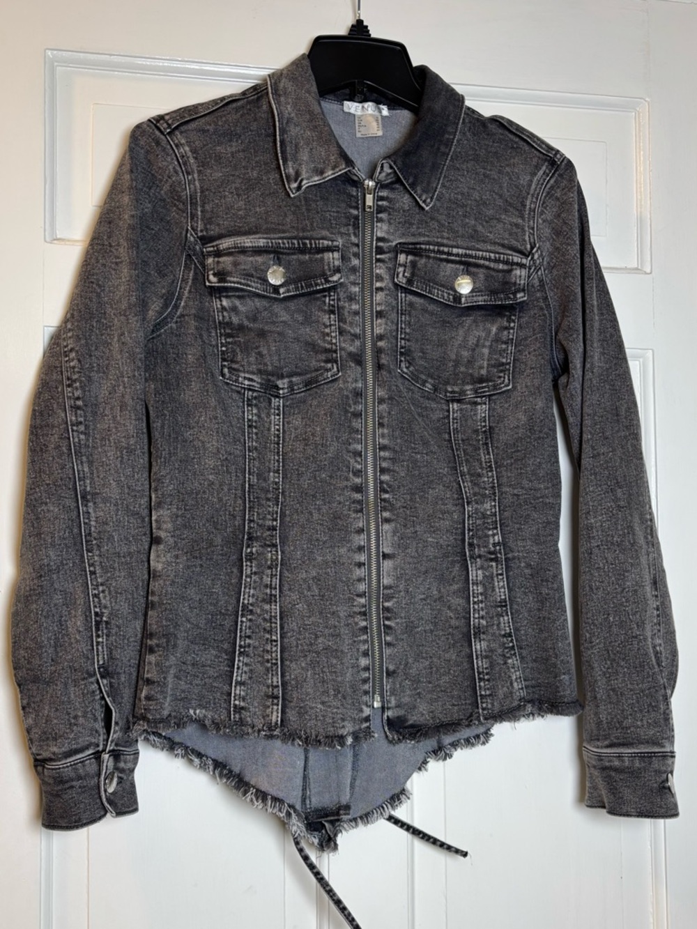 Venus Distressed Bikercore Wash Black Denim Zip-Front Jacket Women’s 10